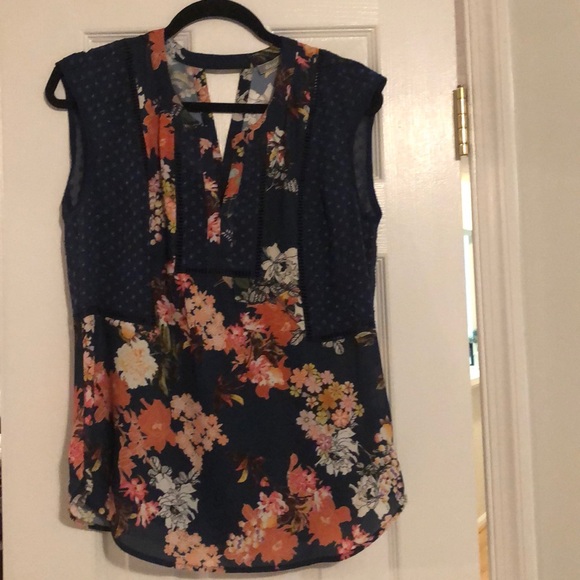 Daniel Rainn Tops - Never worn Daniel Rainn Tops - Never worn